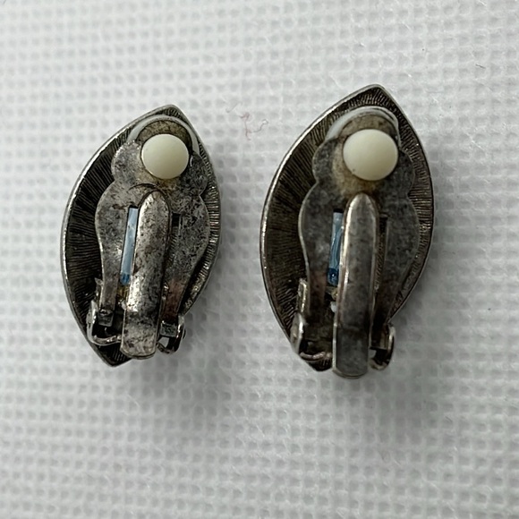 Womens Earrings Silver Tone and Clear Blue Bead Western Festival Boho Clip On - Picture 3 of 8